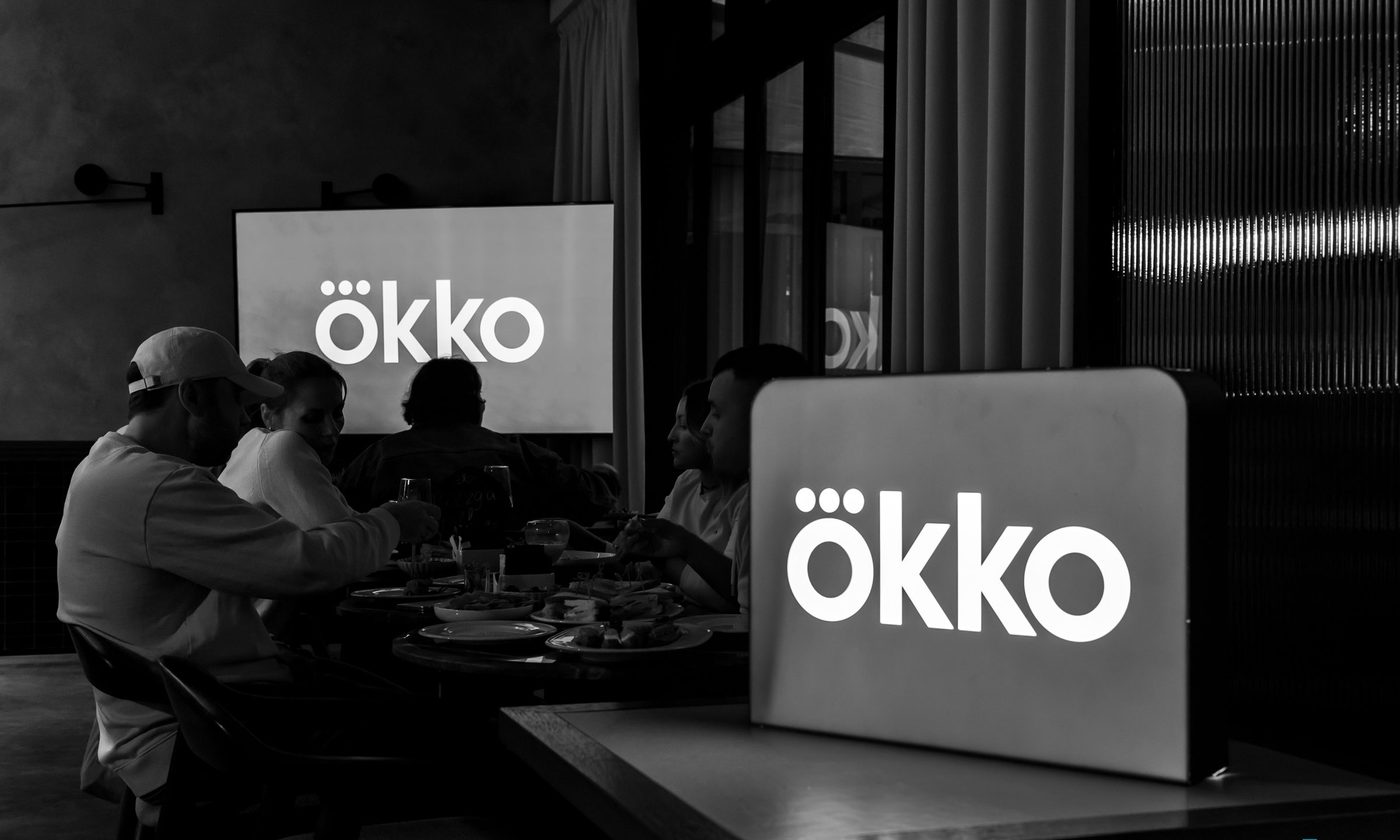 Световые короба Okko в зале Canteen во время киноигры Squiz
